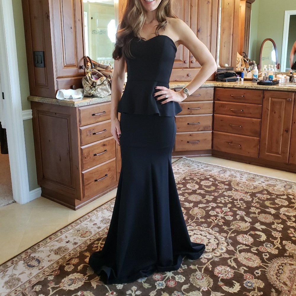 NWOT Black Mermaid Peplum Sweetheart Gown